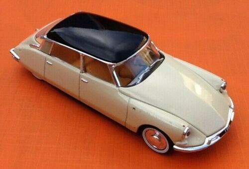 Miniature car Citroën DS 19 (1956) Scale: 1/43rd