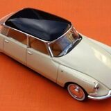 Miniature car Citroën DS 19 (1956) Scale: 1/43rd