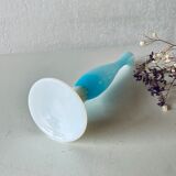 Vase ancien en opaline bleue et blanche