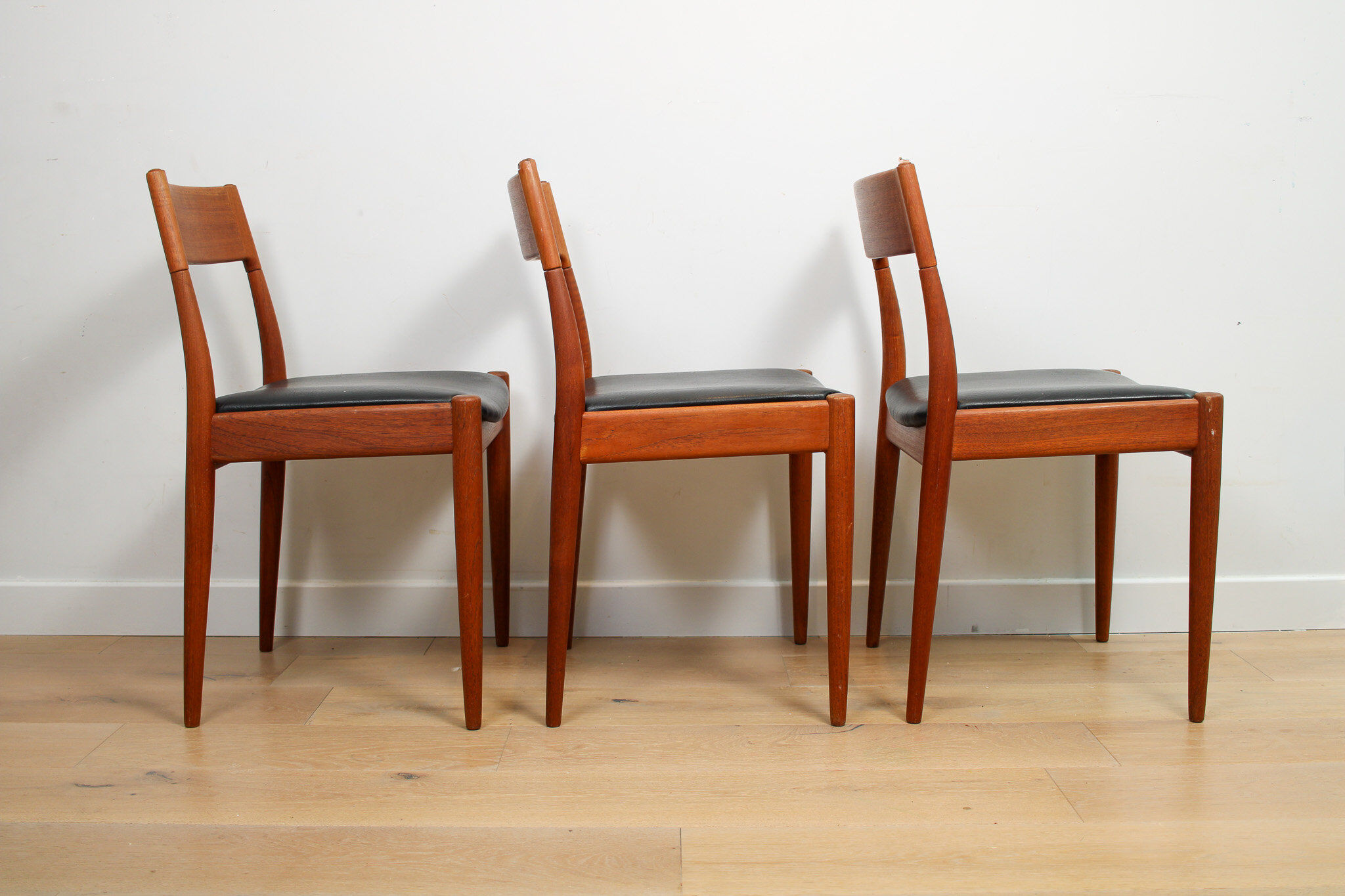 A vintage mid-century Arne Hovmand-Olsen for Mogens Kold MK175 chair