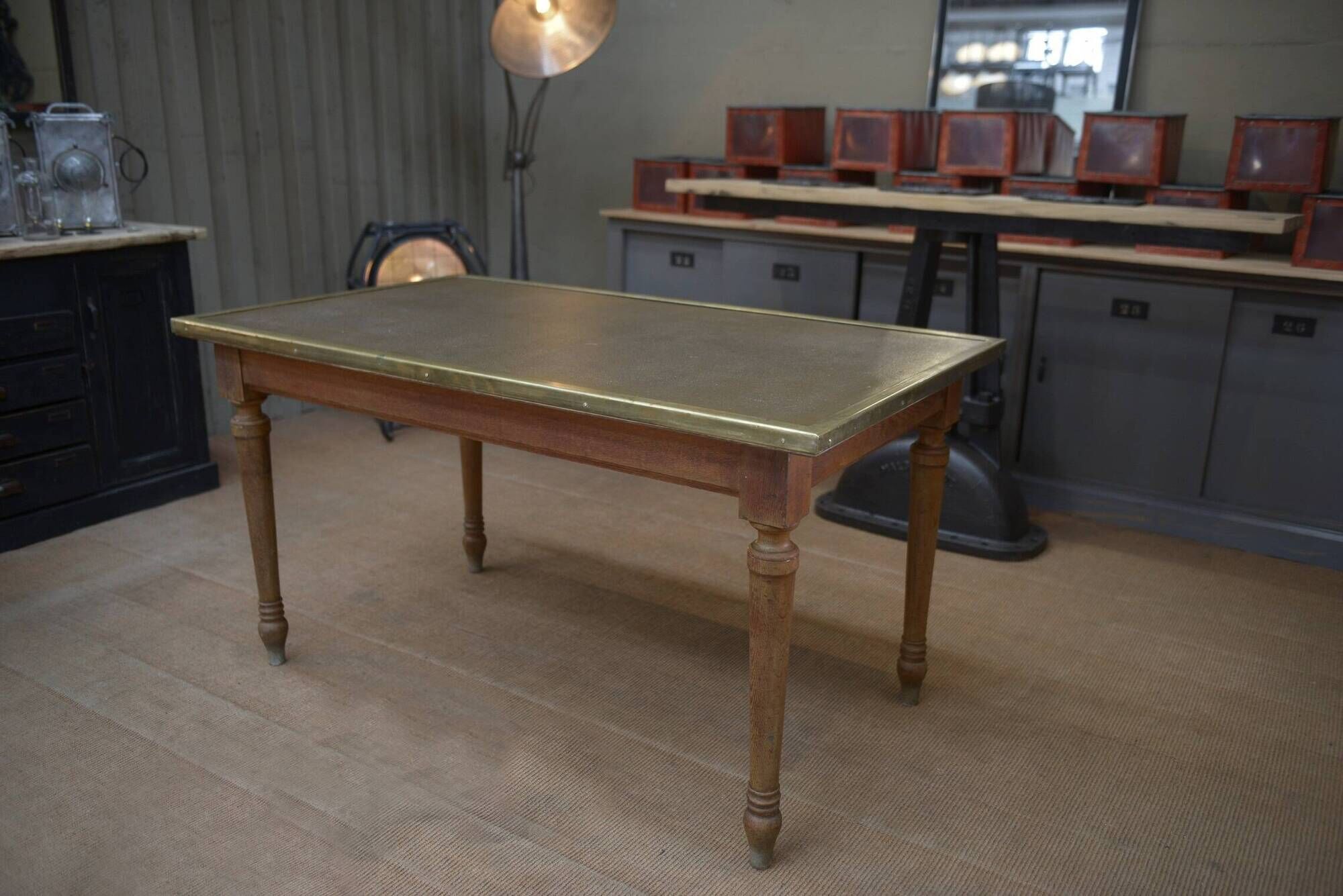 Oak and brass dining table Banque de France 1900