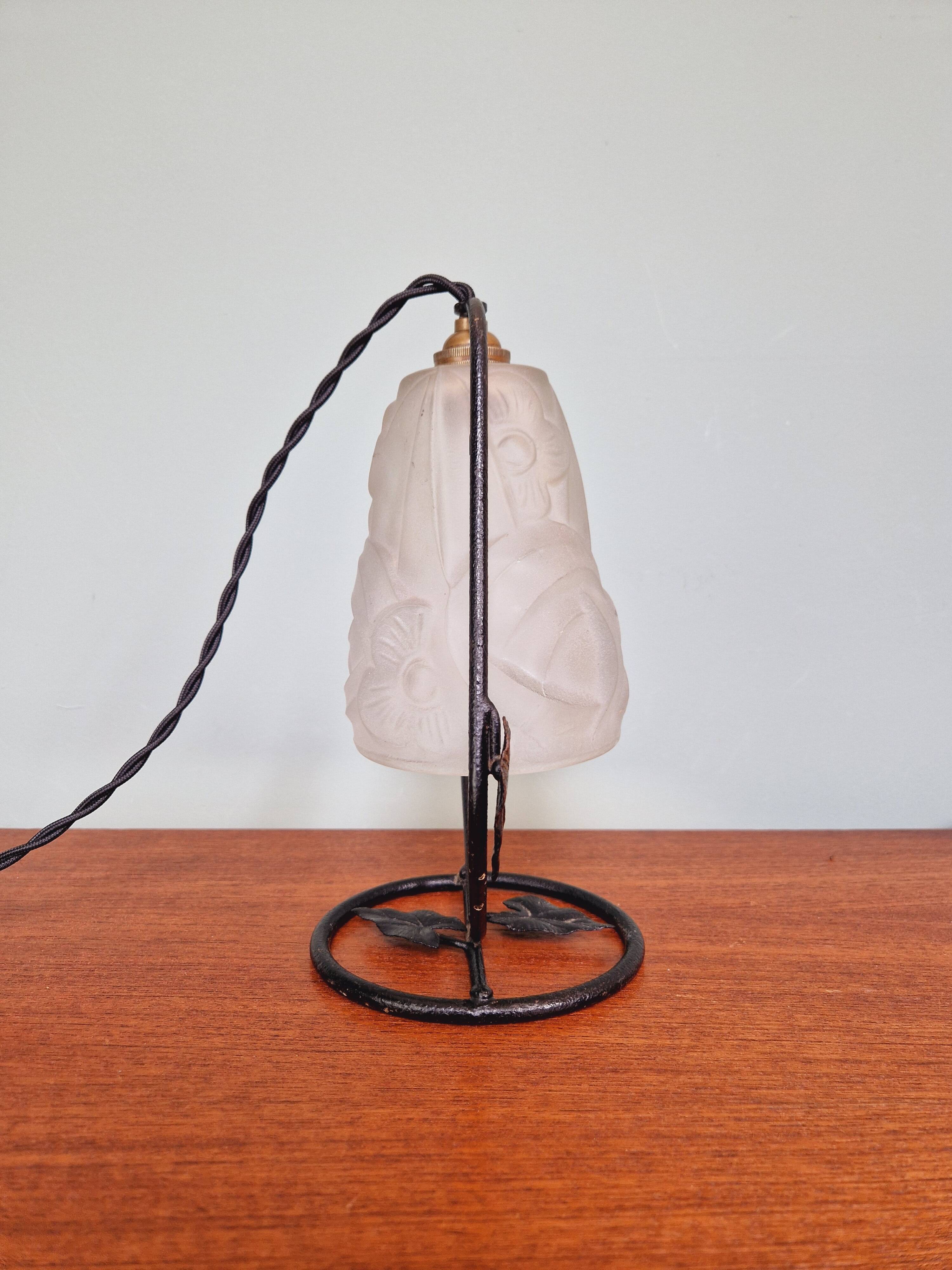 Art Deco night light in wrought iron and satin glass signed Degué