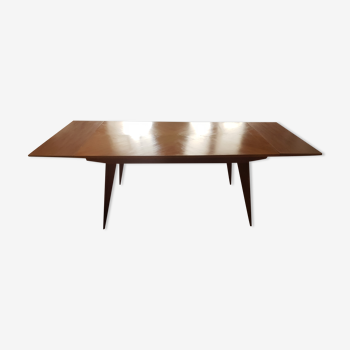 Scandinavian dining table with extension