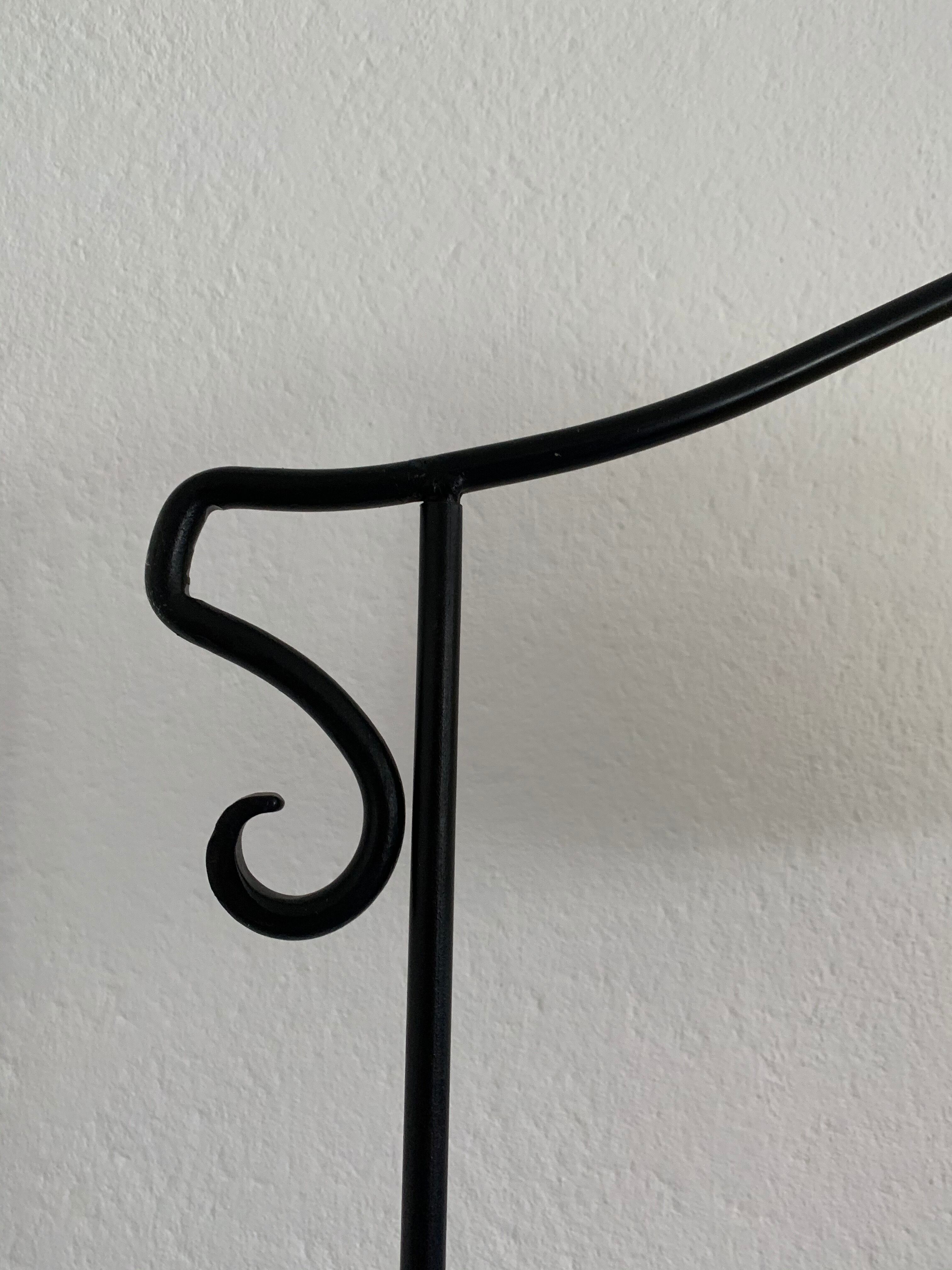 Vintage metal tripod tripod lamp