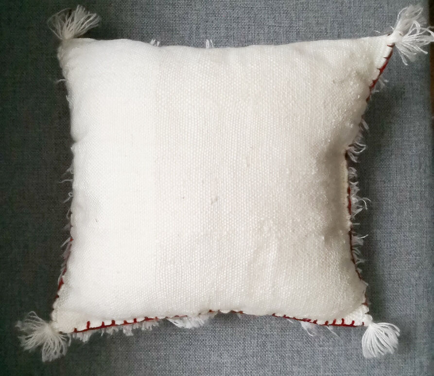 Berber cushion red and white