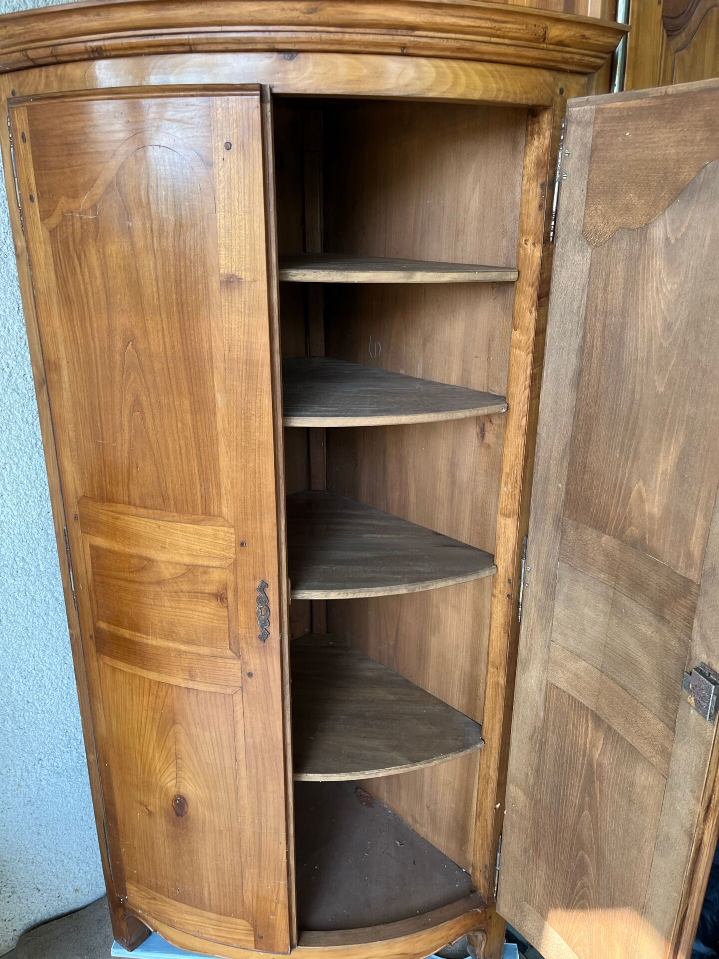 High corner unit in cherry wood – curved doors – Brémond model – invoice