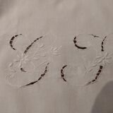 Drap brodé ancien