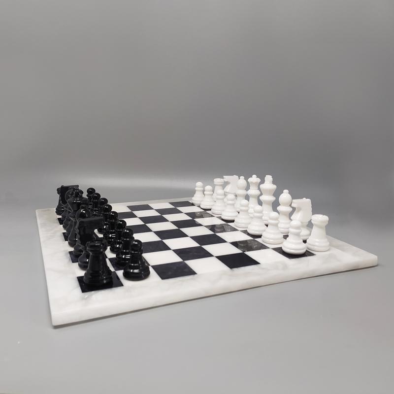 1970s Gorgeous Black and White Chess Set in Volterra Alabaster Handmade.  Made in Italy