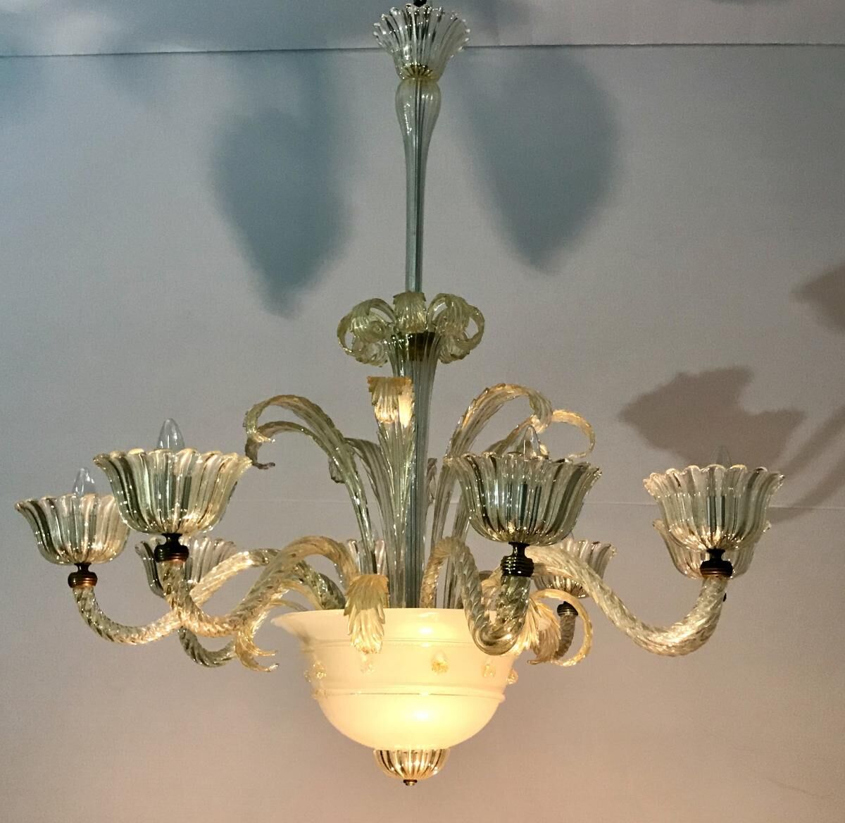 Murano glass chandelier circa 1940 with 8 arms of light