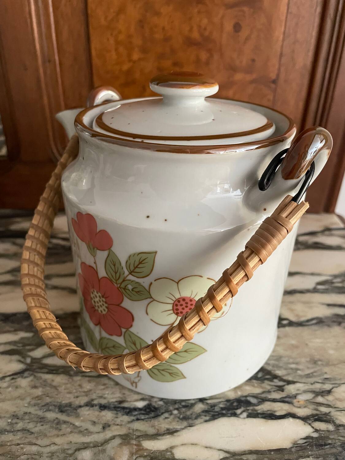 Service à thé vintage en grès à décor floral