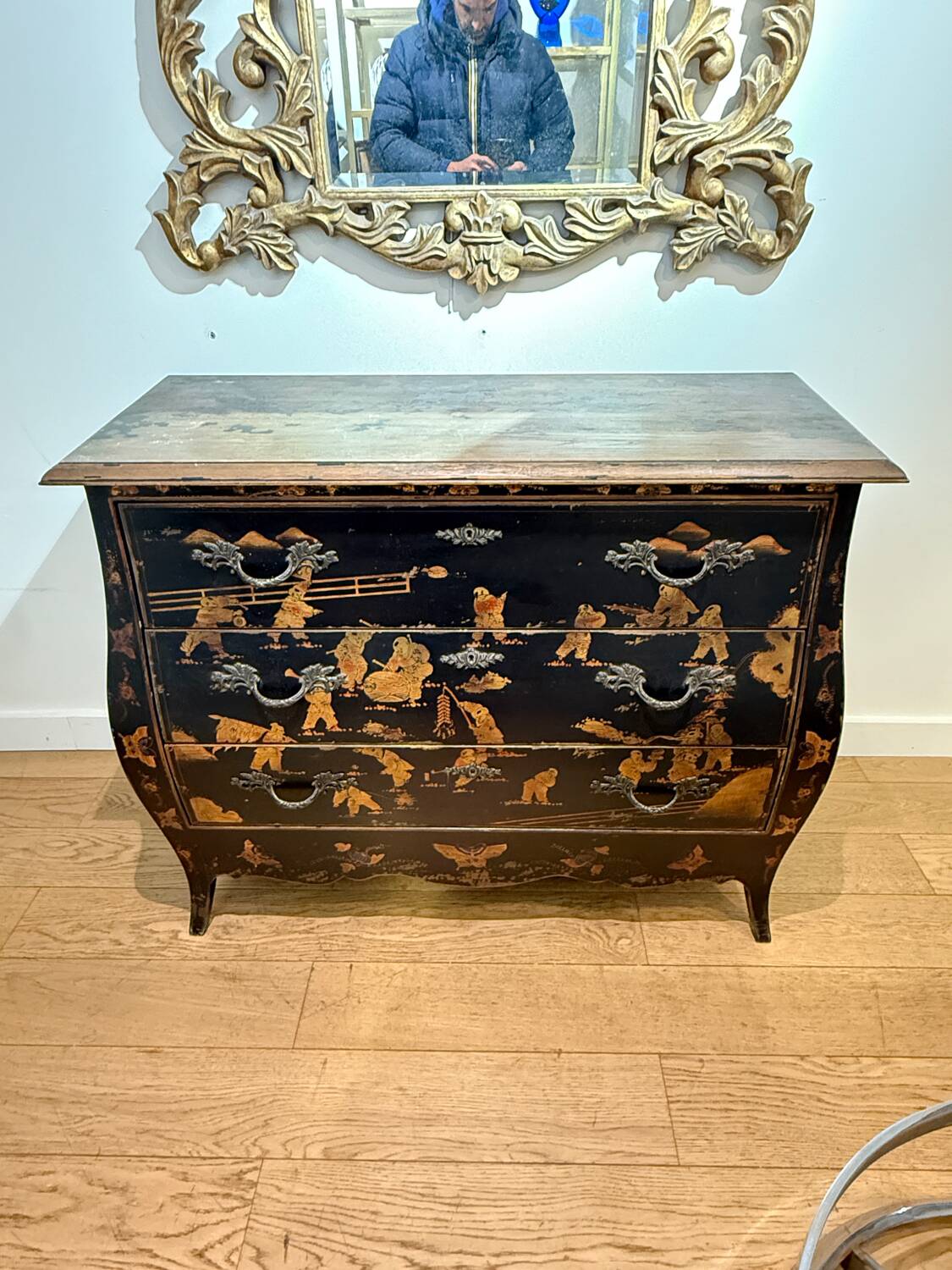 Chest of drawers with 3 drawers, Chinese decor, 20th century.
