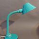 Lampe de bureau articulée Aluminor verte galet 1970.