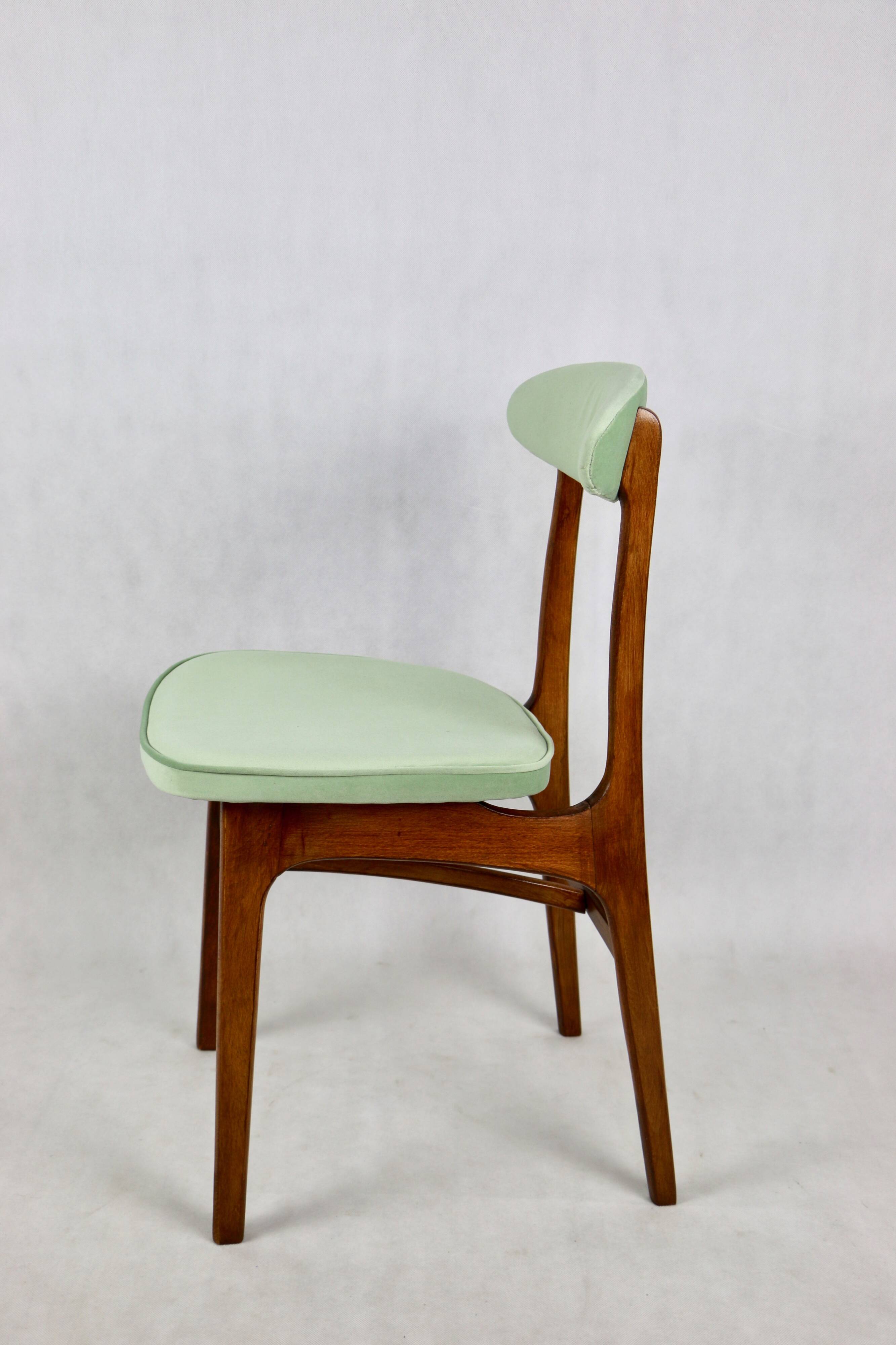 Chaises de salle à manger vert clair de Rajmund Halas, années 1970, ensemble de 2