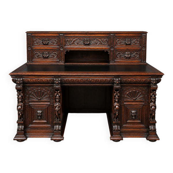 Bureau de style Renaissance ancien. Chêne massif. France. Fin du XIXe siècle. — Beyit