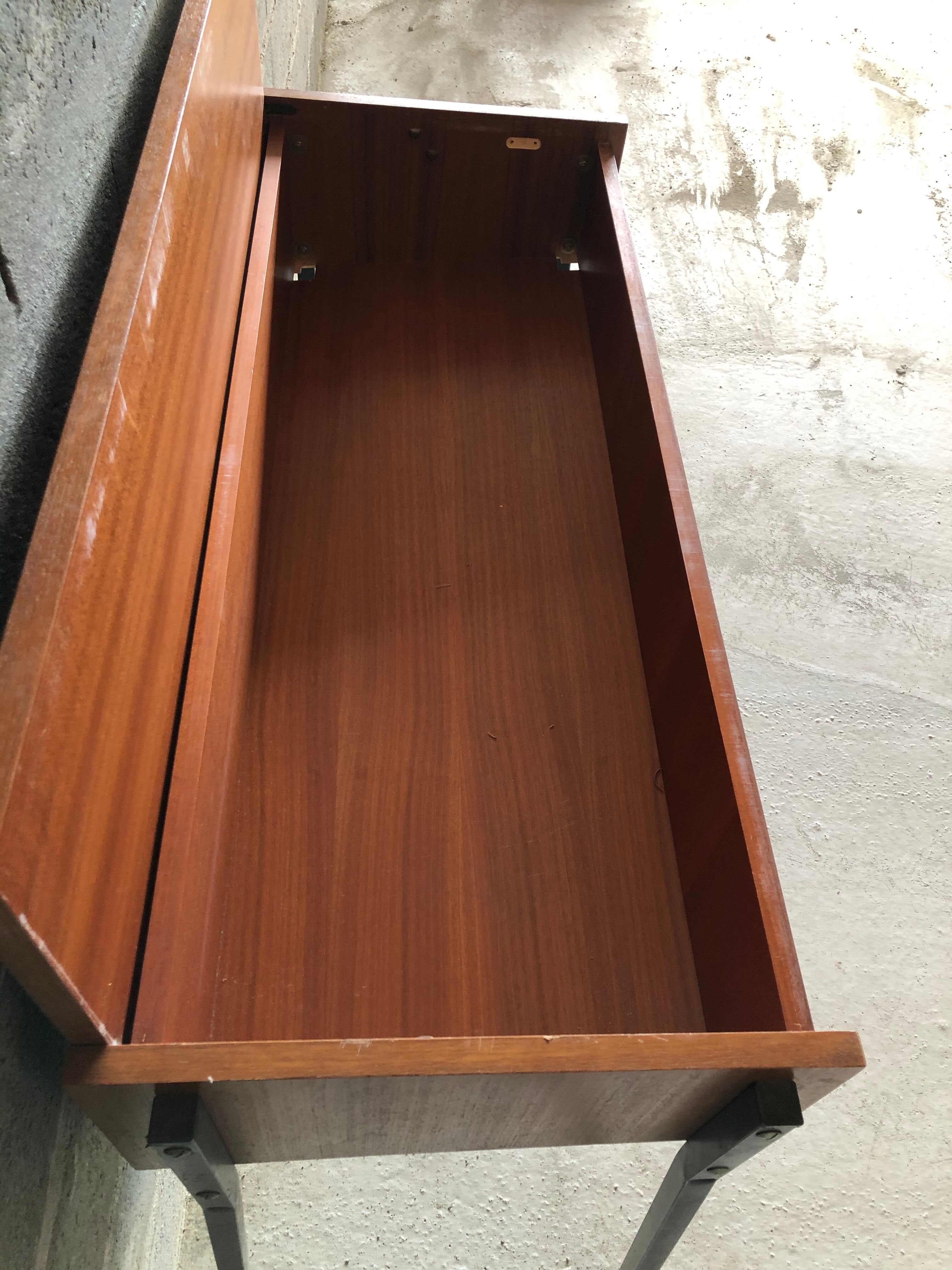 Console 1960 pieds métalliques