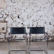 Pair of Bauhaus cantilever armchairs in chromed metal and leather, 1970