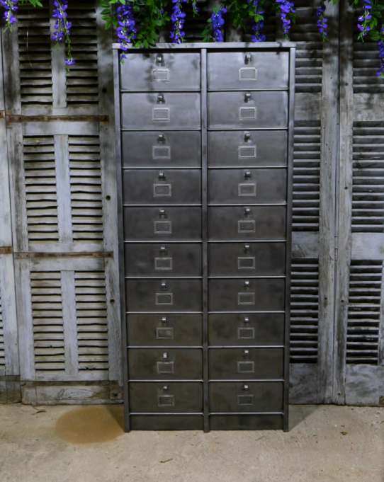 Furniture with 20 strafor industrial lockers