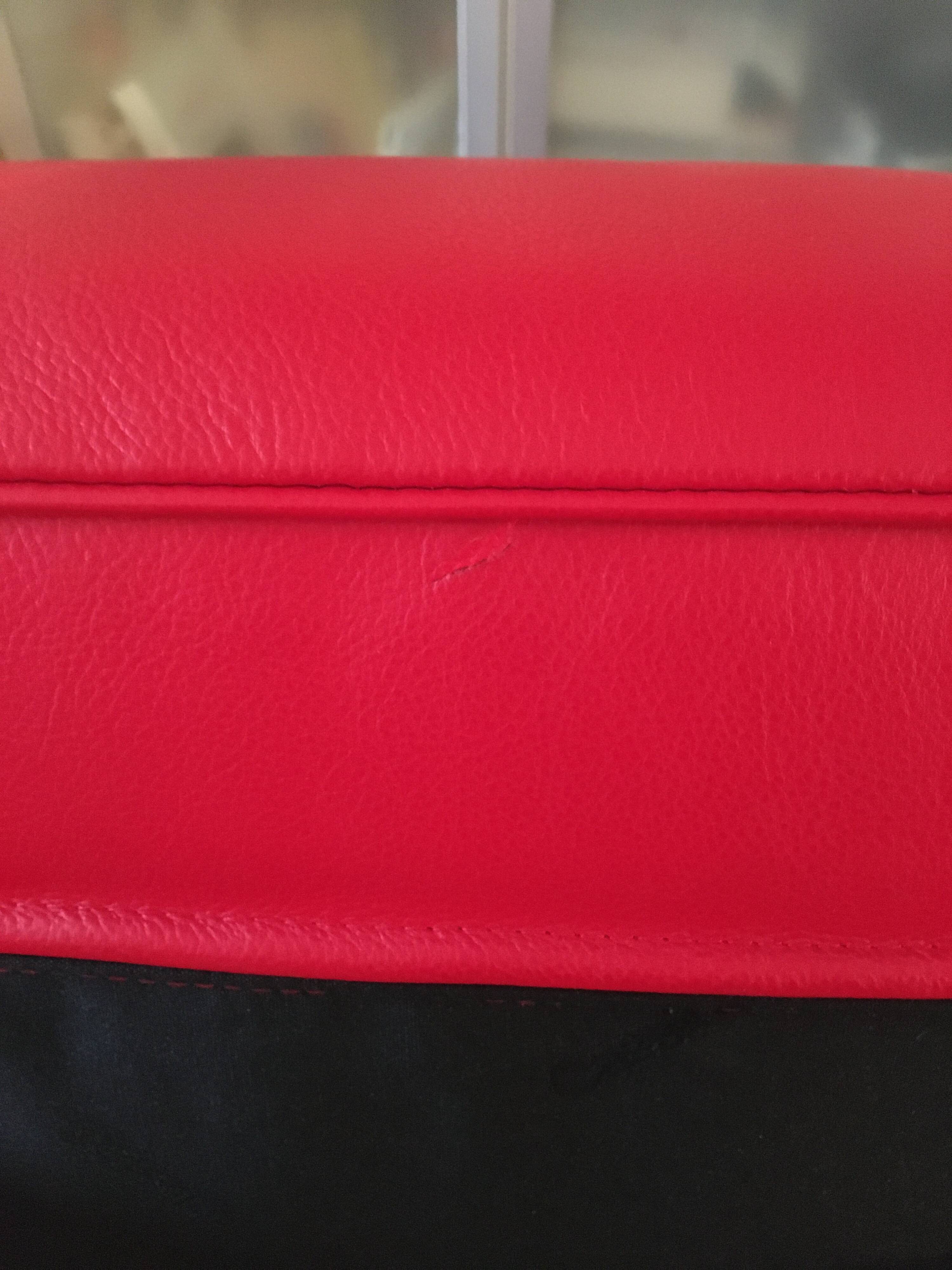 LC2 armchair Le Corbusier, Jeanneret, Perriand - Red leather - signed