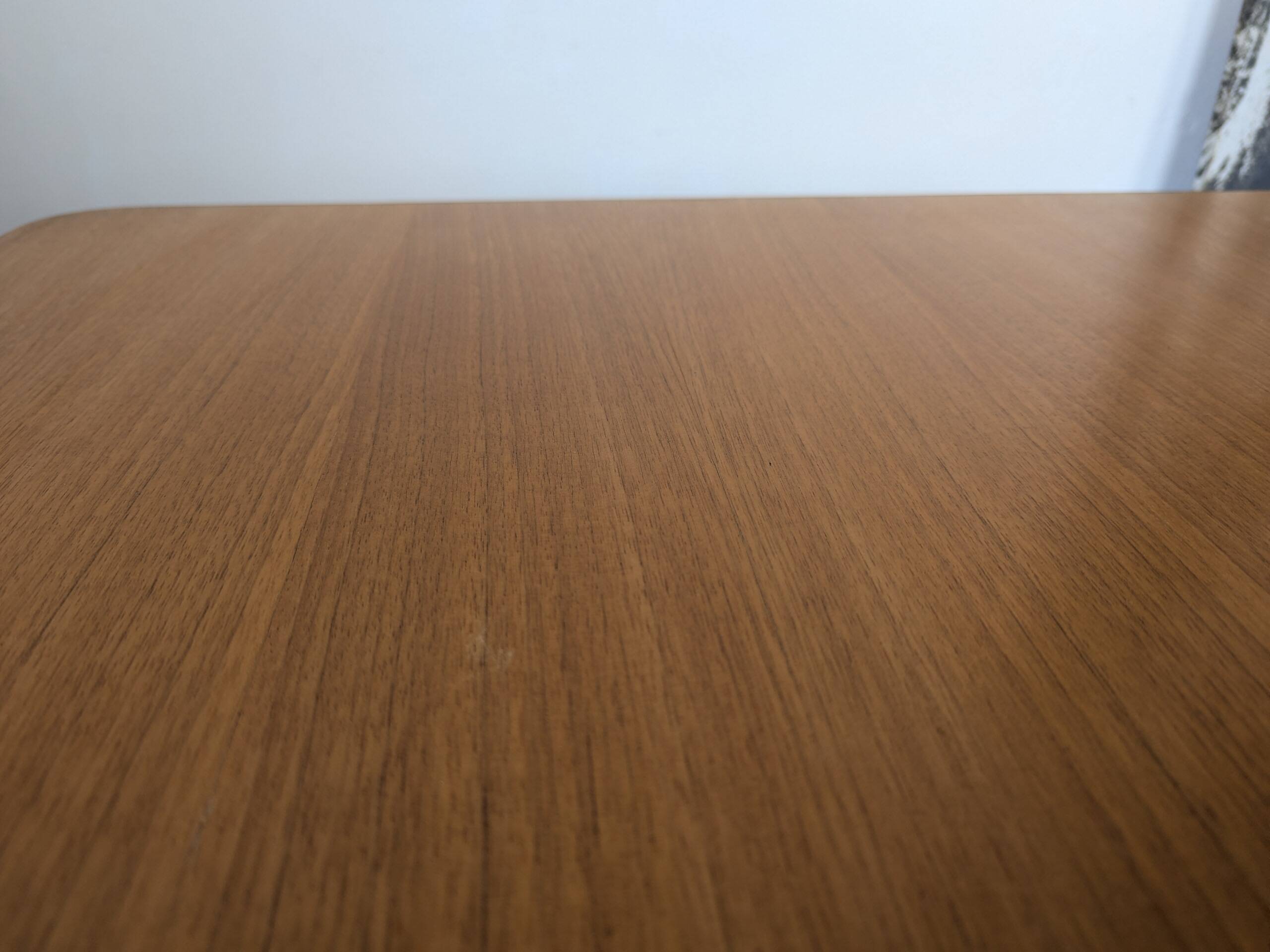 Design coffee table by Charles and Ray Eames for Herman Miller.