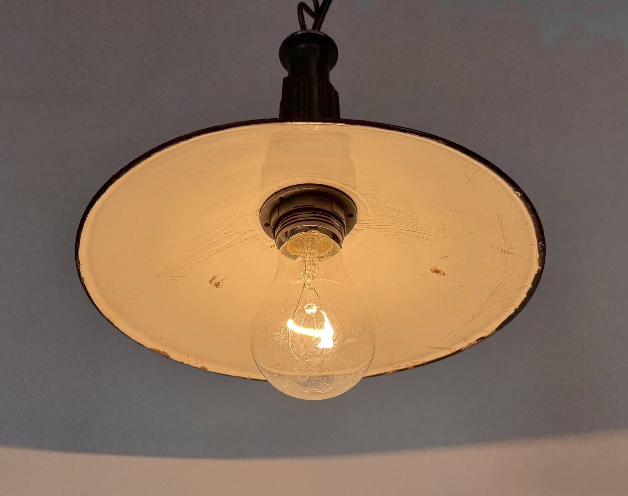 Industrial Green Enamel Military Pendant Lamp with Cast Aluminium Top, 1960