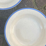 Assiettes en grès moucheté