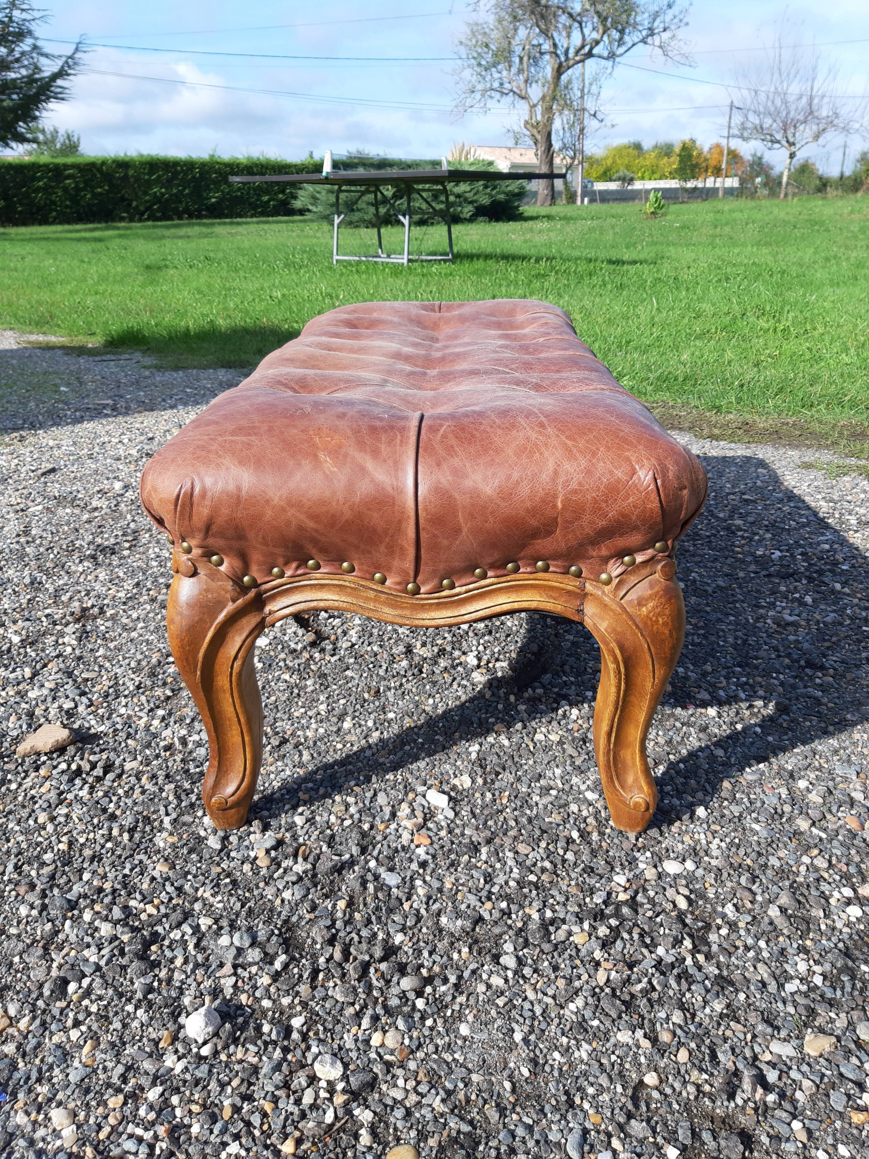 Banquette bois et skai marron