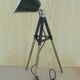 Lampe tripode à hauteur réglable