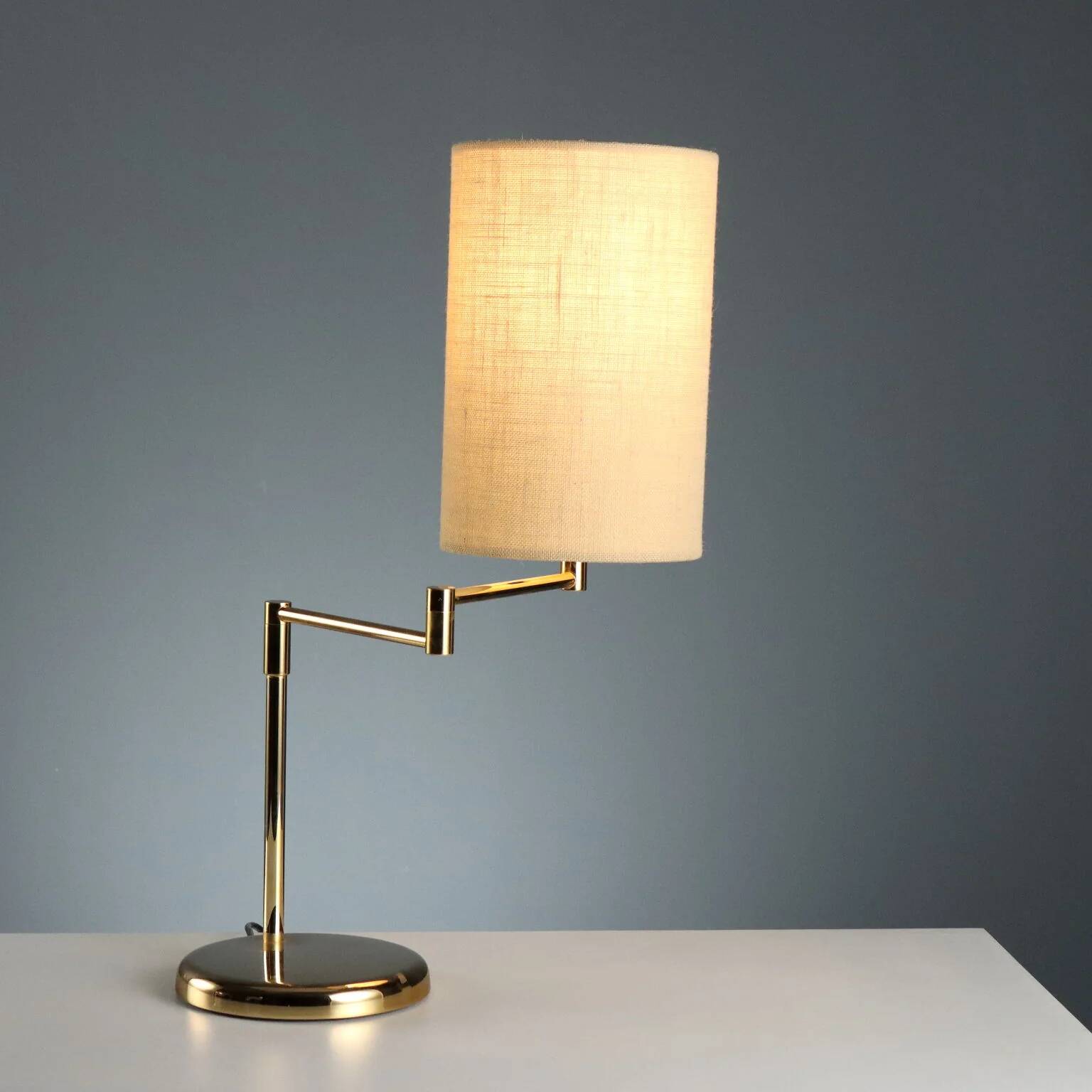 Vintage table lamp in metal and fabric, Italian design, 1980s.