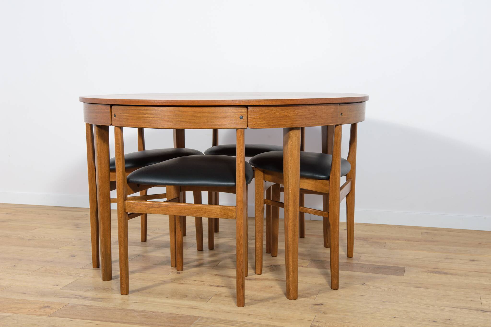Mid century round extendable dining table and chairs from mcintosh, 1960s, set of 5