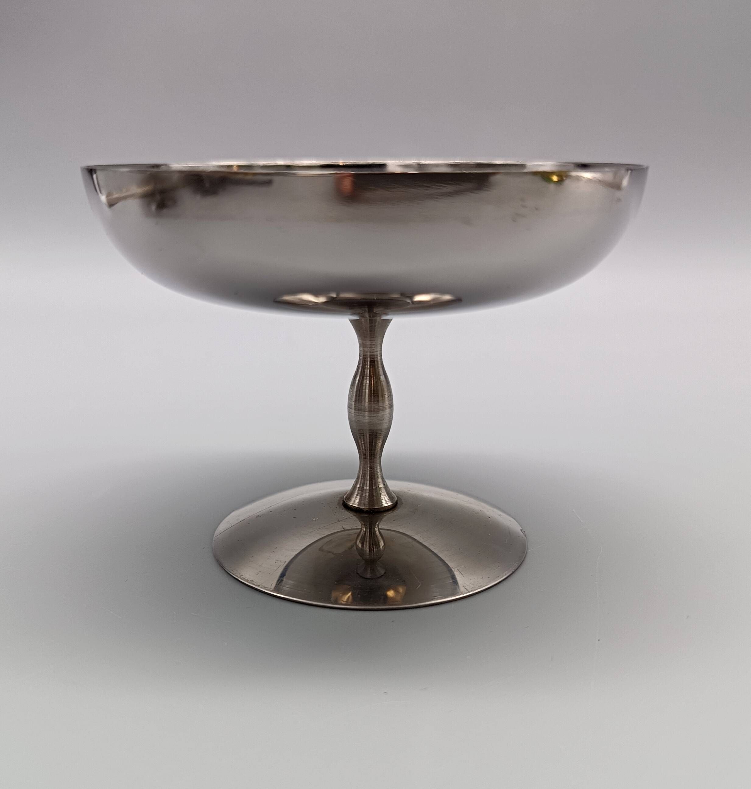 6 stainless steel ice cream cups and spoons, French, stainless steel bowl