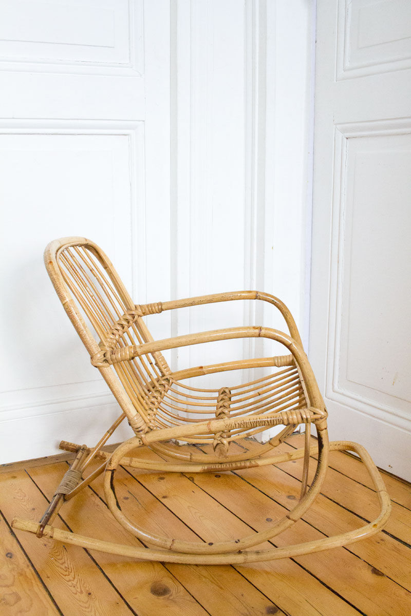 Rocking flesh child rattan