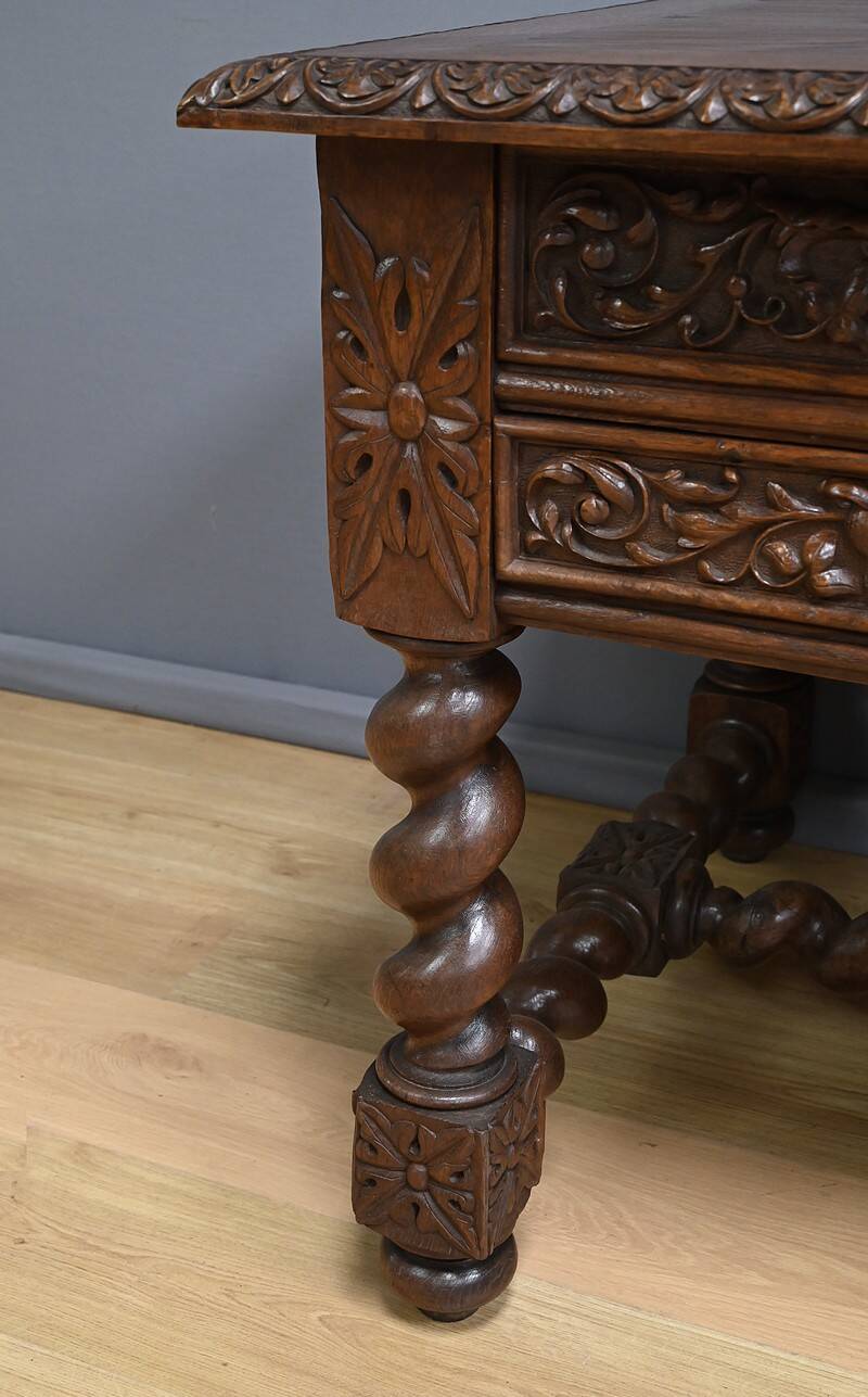 Oak desk, Neo-Gothic style – Late 19th century