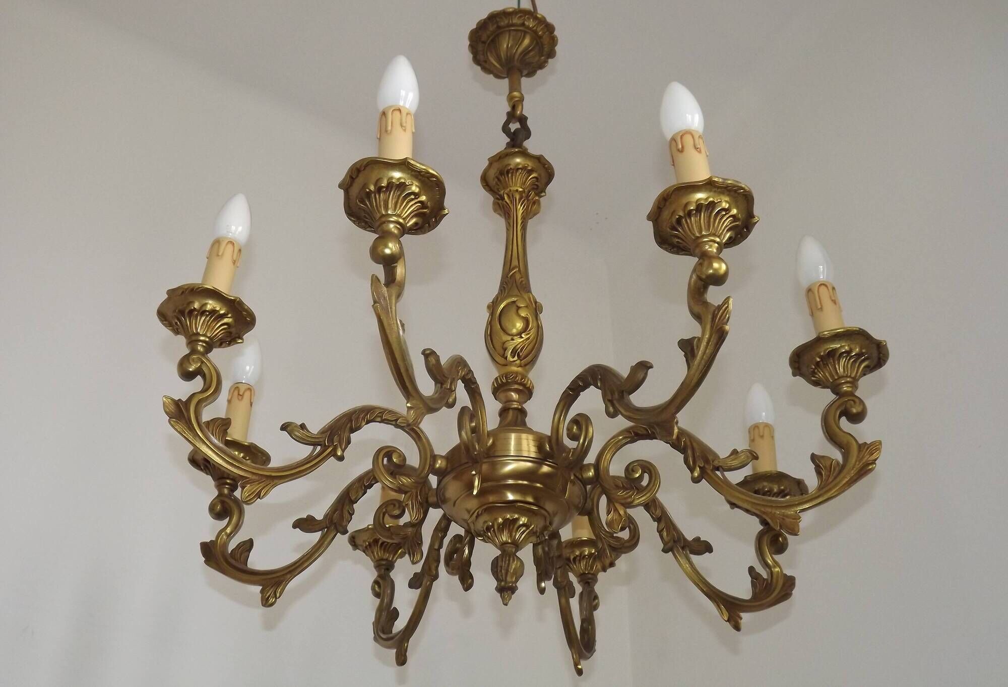 French Antique Traditional Bronze 8 Light Chandelier Acanthus Detail 5566