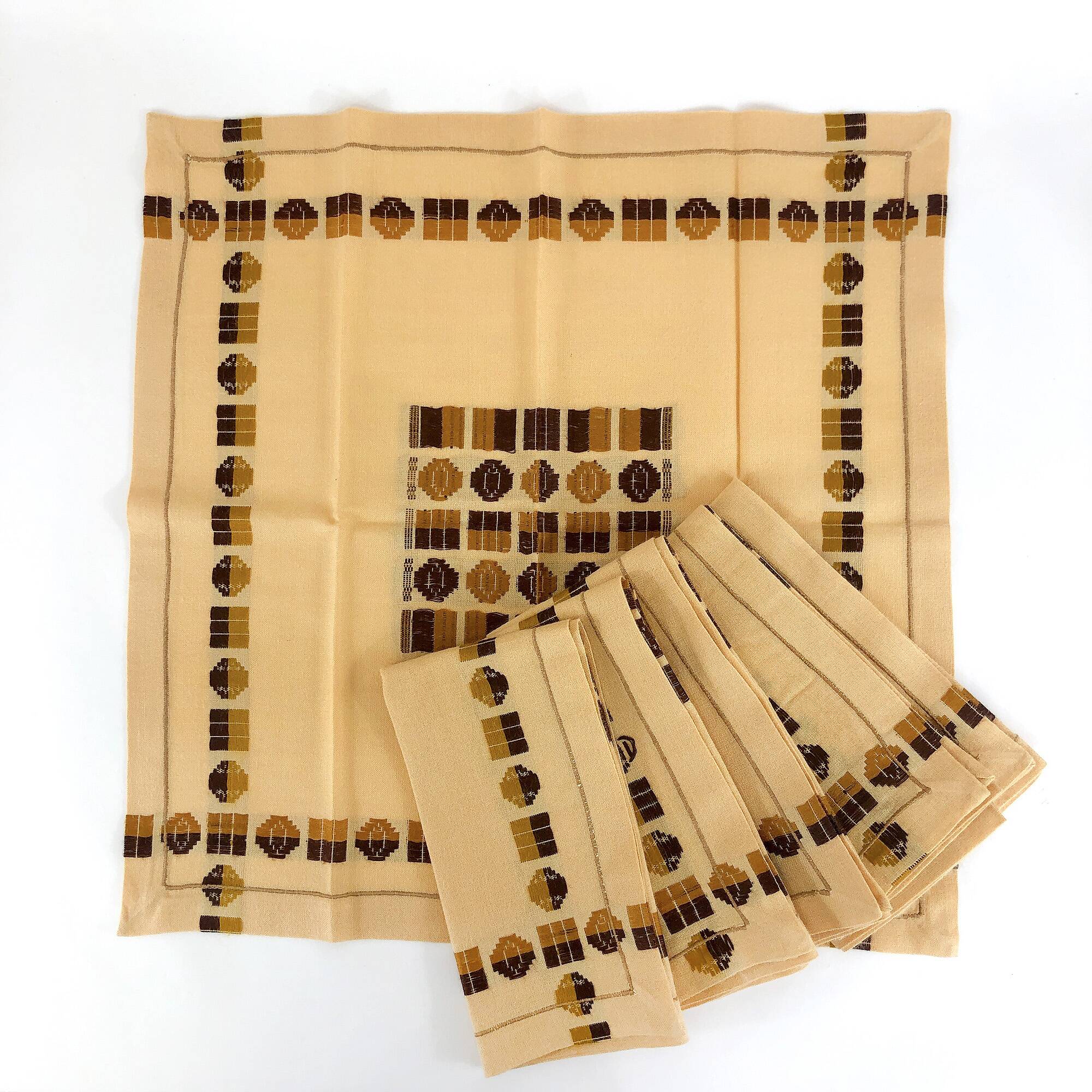 Set of 6 vintage table napkins from the 60s/70s.