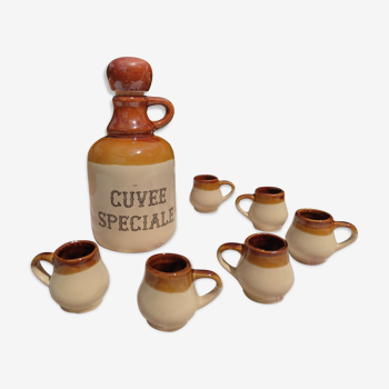 Bouteille de liqueur française vintage de collection, " Cuvée Spéciale " , avec ses 6 petits verres