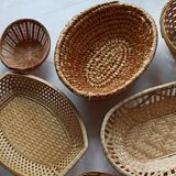 Wall composition of natural and green baskets