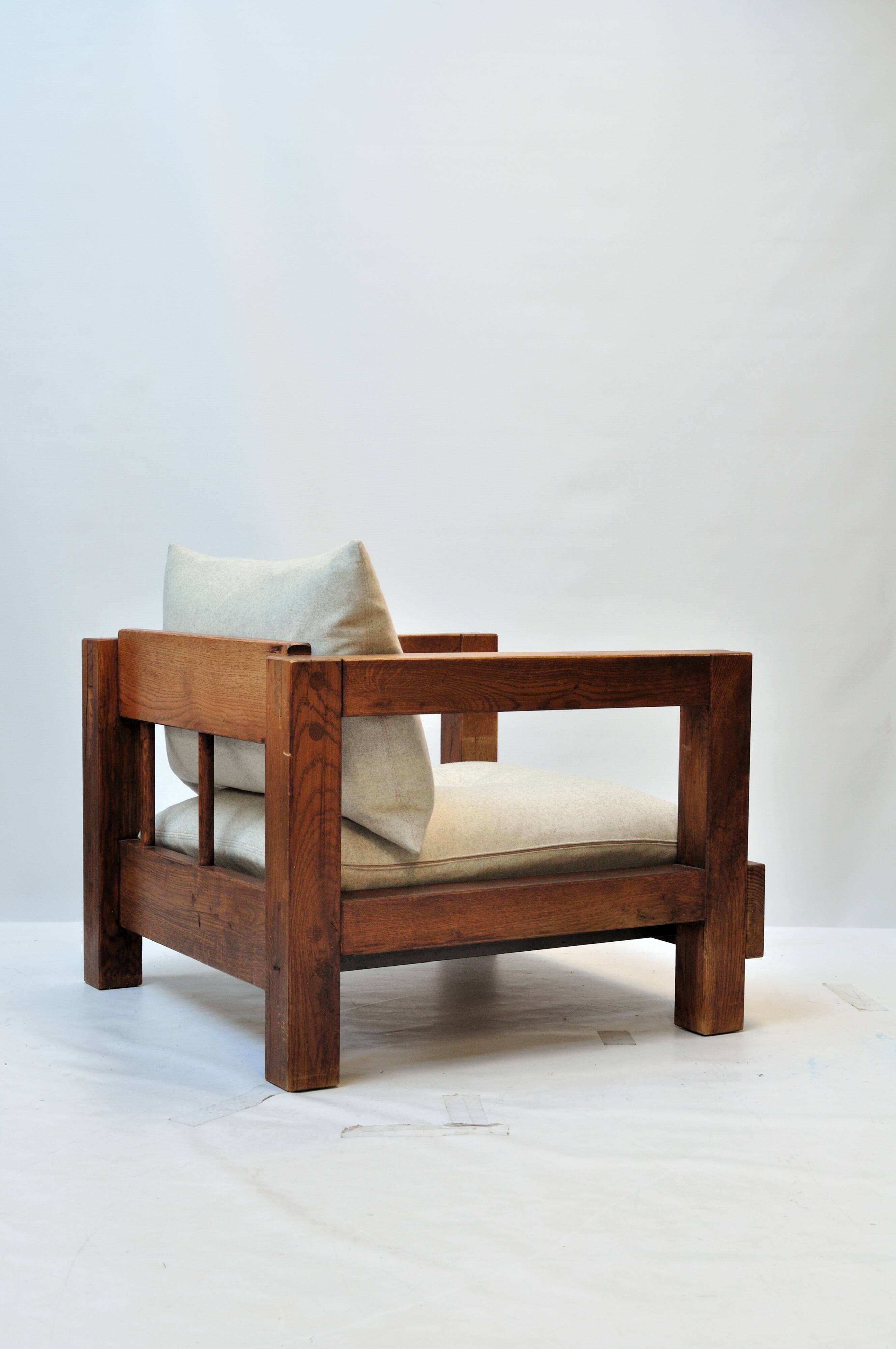 Fauteuil en chêne massif — reconstruit en 100 % laine vierge