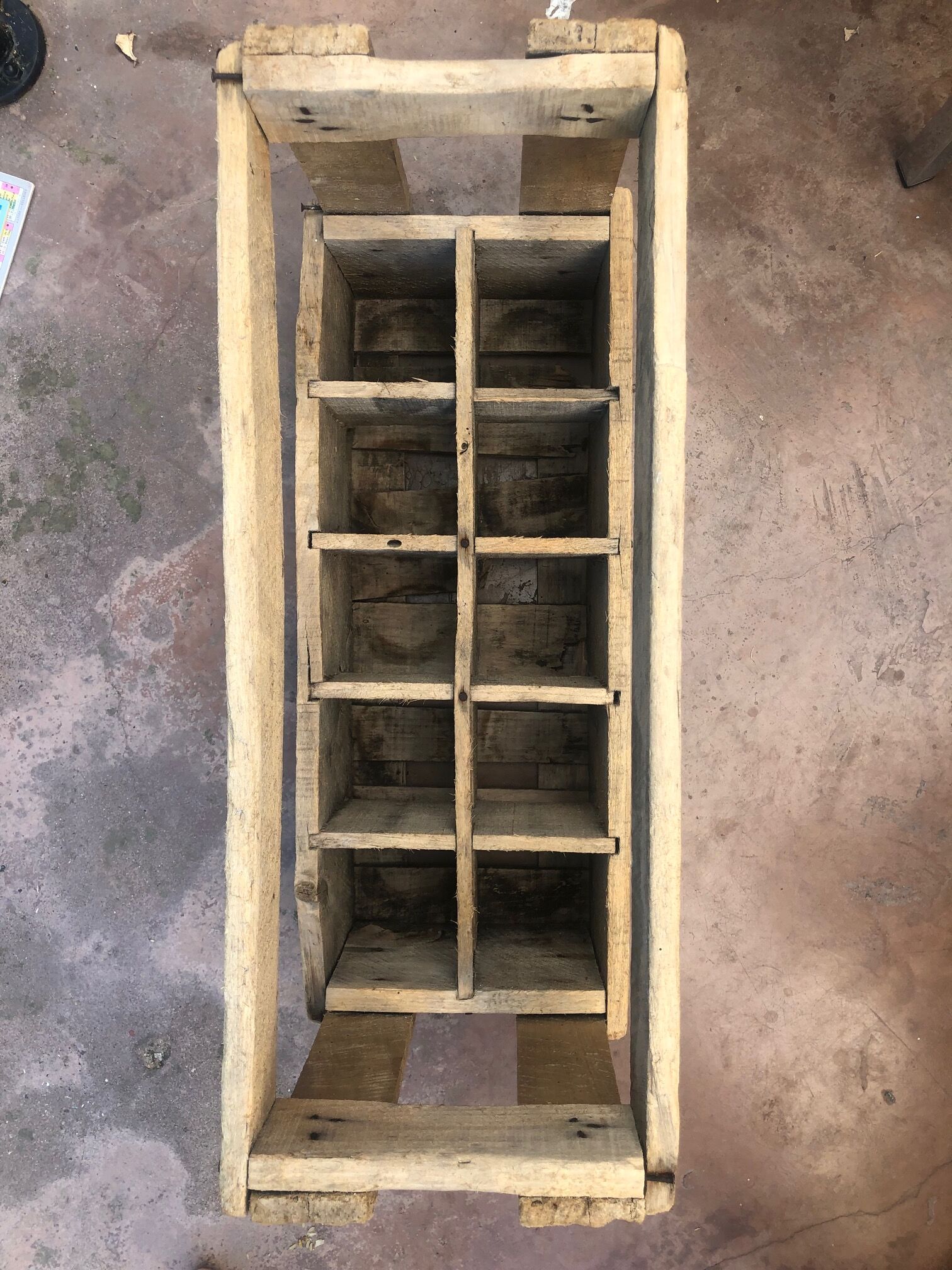 Vintage wooden bottle holder 10 slots