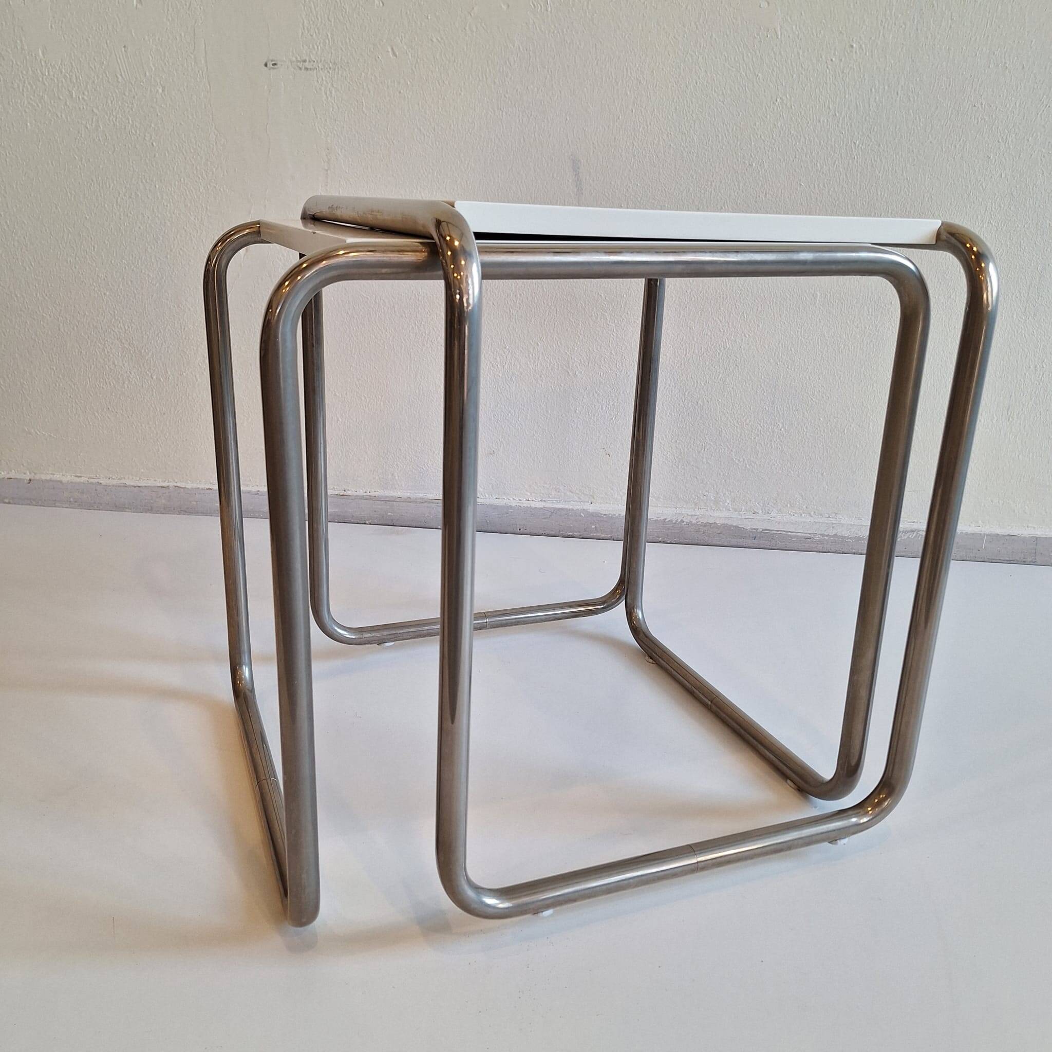 Ensemble de 2 tables d'appoint B9 Marcel Breuer pour Tecta