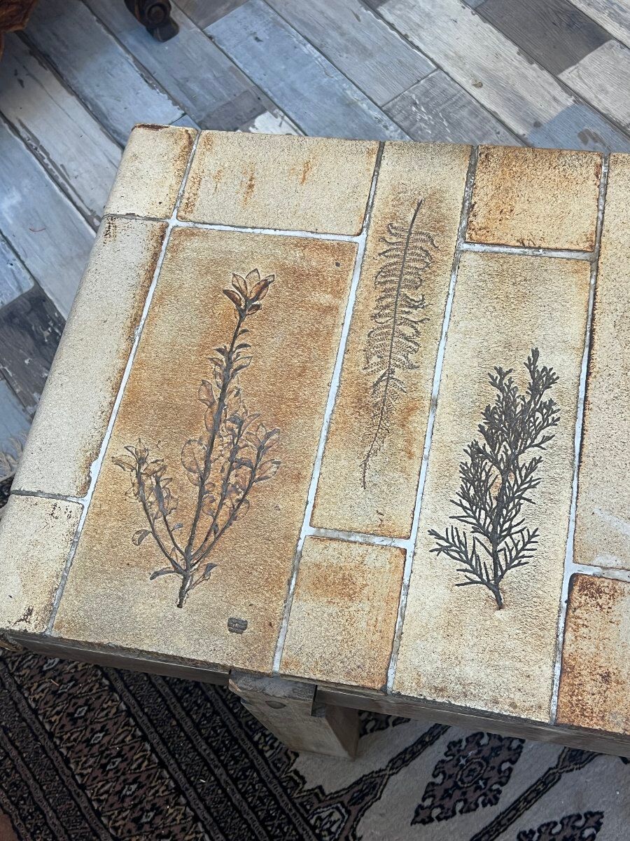 Iconic coffee table signed by Roger Capron, made in the 1950s.