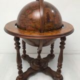 Bar en forme de globe terrestre vintage
