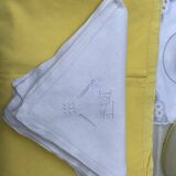 Set of embroidered towels from Silaos