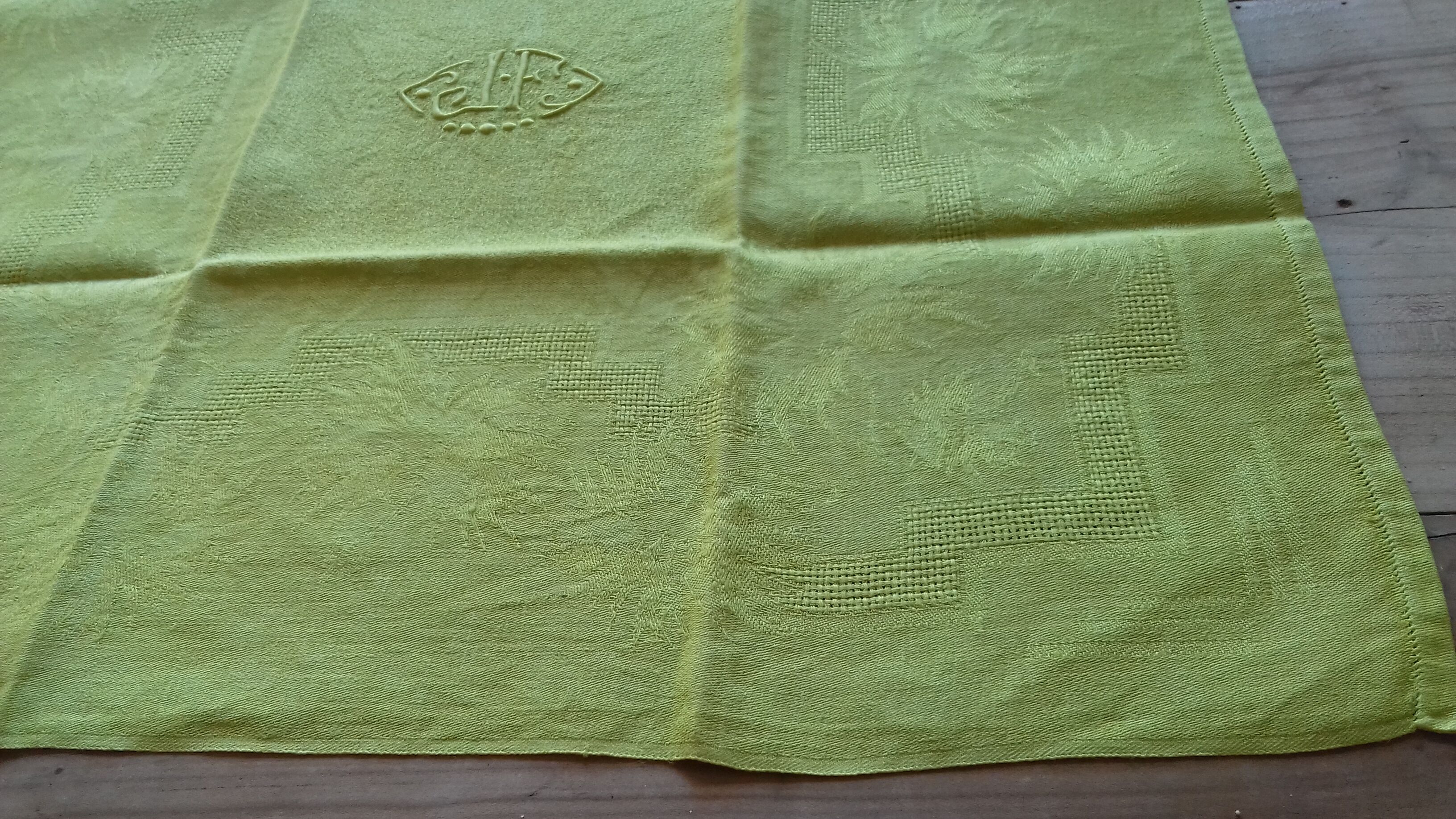 9 damask linen napkins