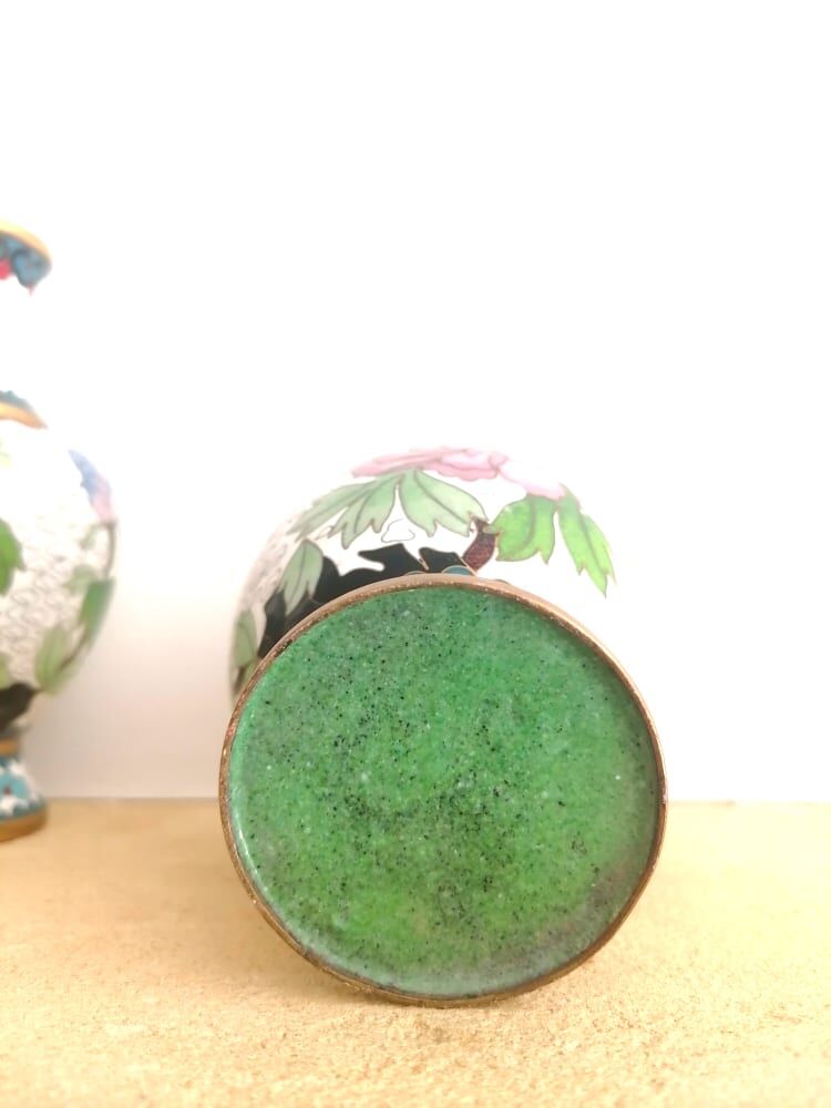 Paire de vases cloisonnés , Chine vers 1900