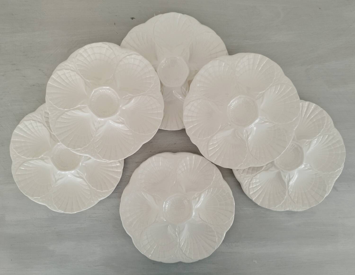 Oyster service dish and 6 plates barbotine earthenware sarreguemines ecru vintage