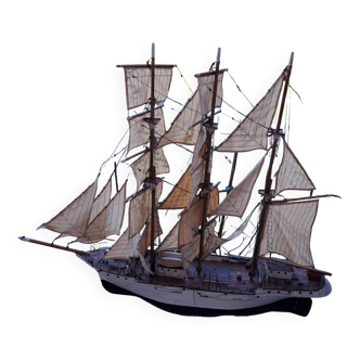 Maquette en bois de bateau ancien