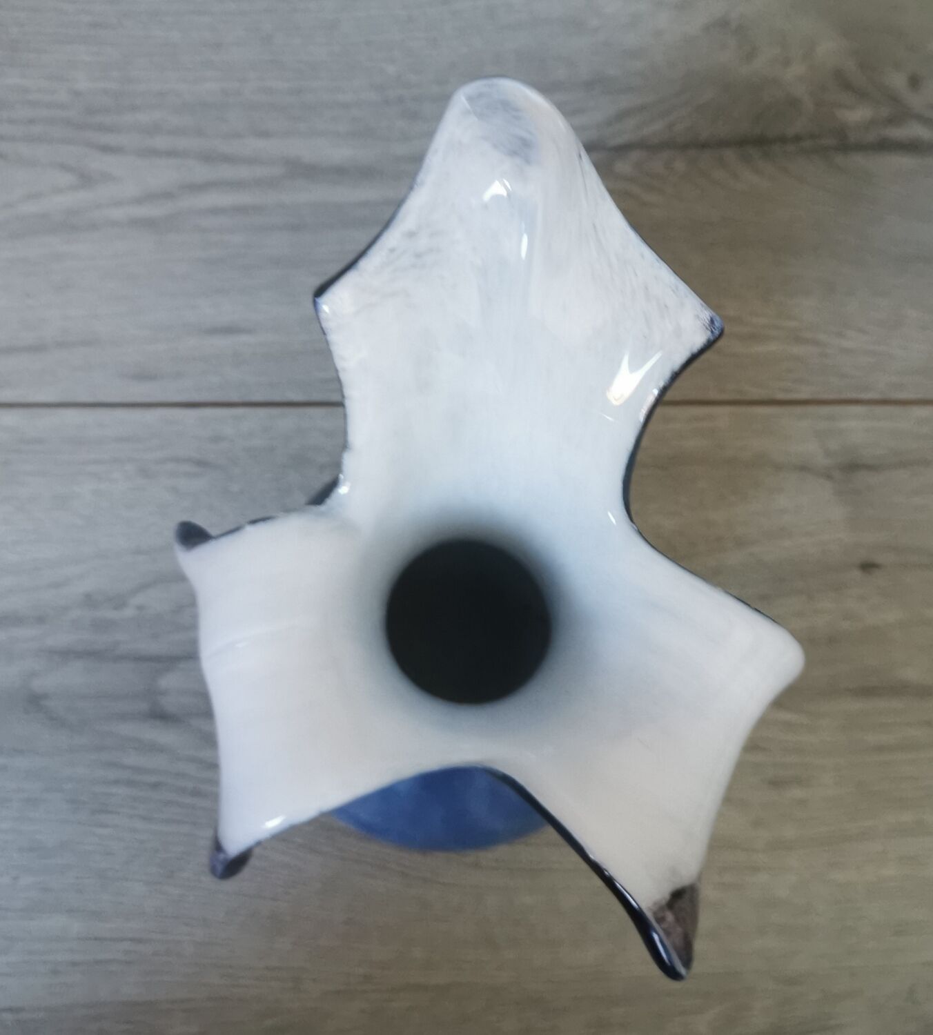 Gold and blue design vase Torcheux