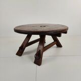 Table basse ronde rustique en chêne, style brutaliste, France, années 1960, milieu du XXe siècle