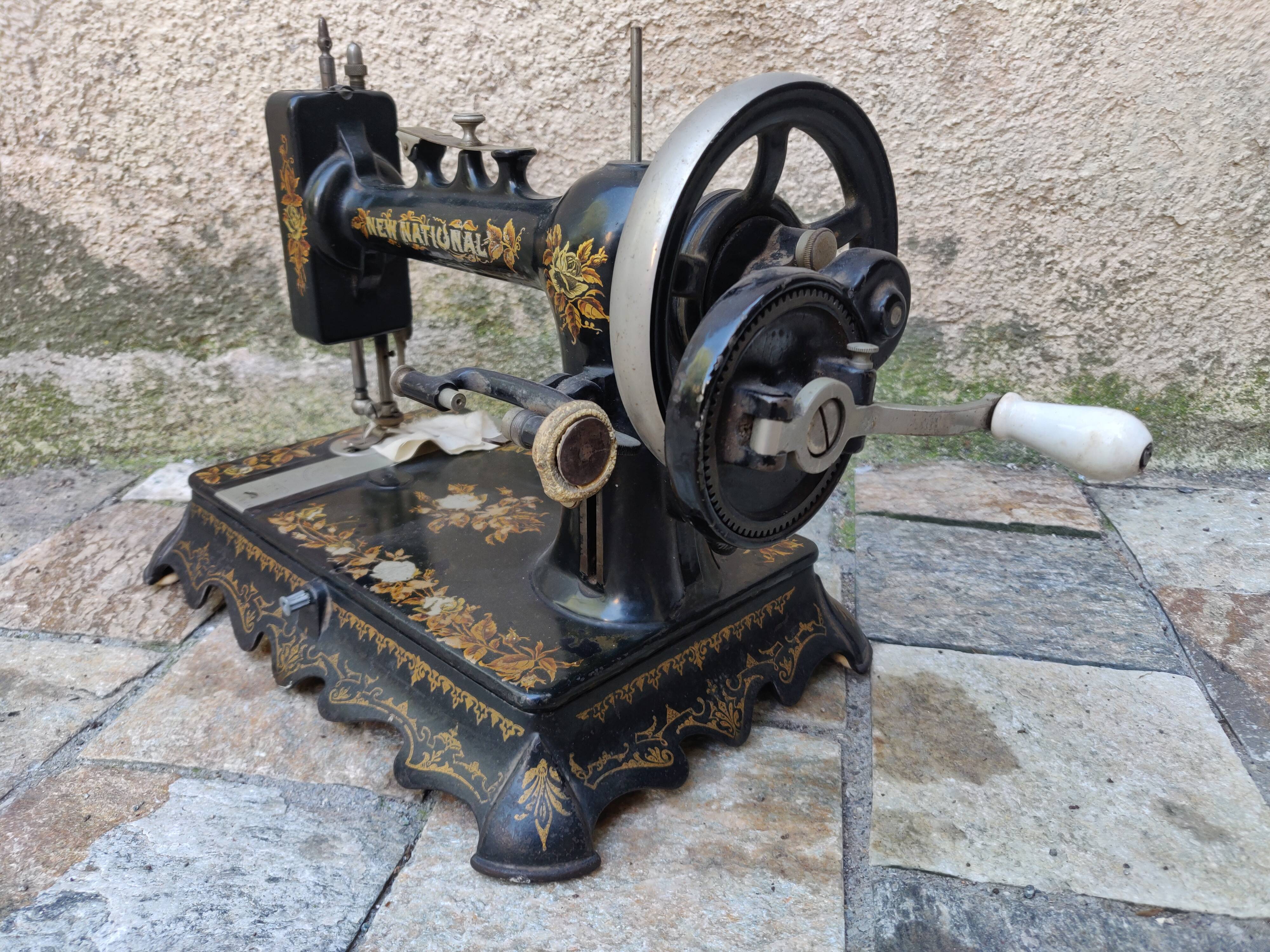 Machine à coudre New National - 1900 Art Nouveau | Selency