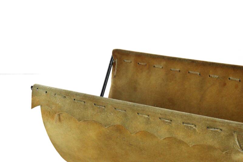 Nubuck magazine rack